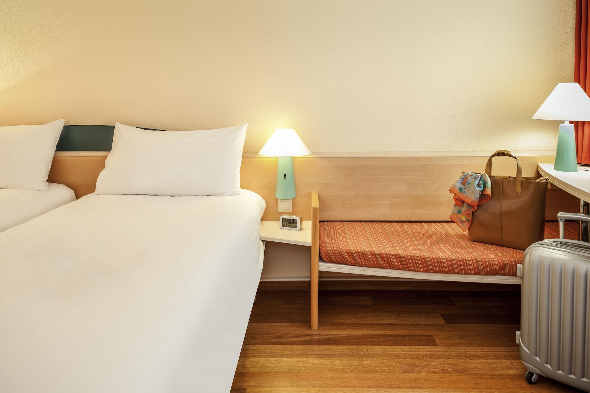 Ibis Hotel 2*
