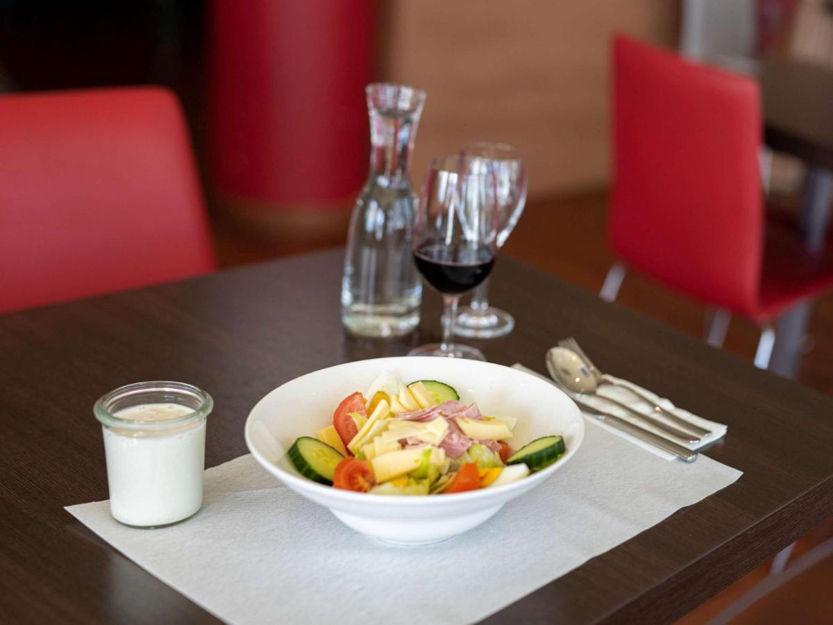 Ibis Hotel 2*
