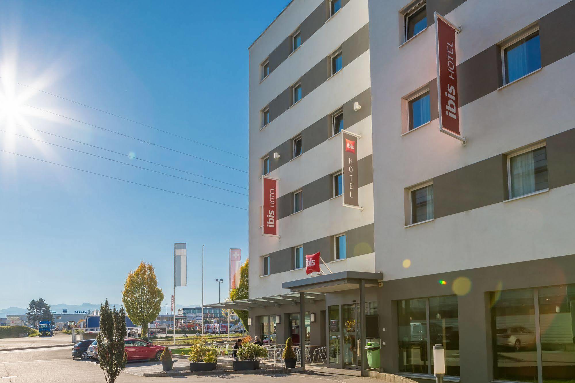 Ibis Hotel 2*